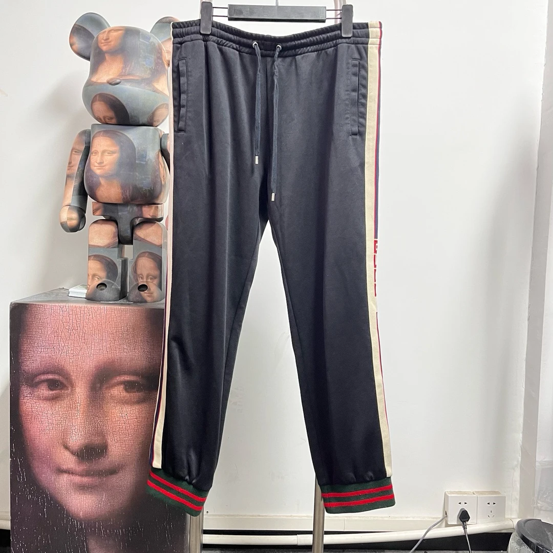 Gucci古驰侧边logo卫裤 J0703 尺码：L 裤长97 腰围54 新旧：98新