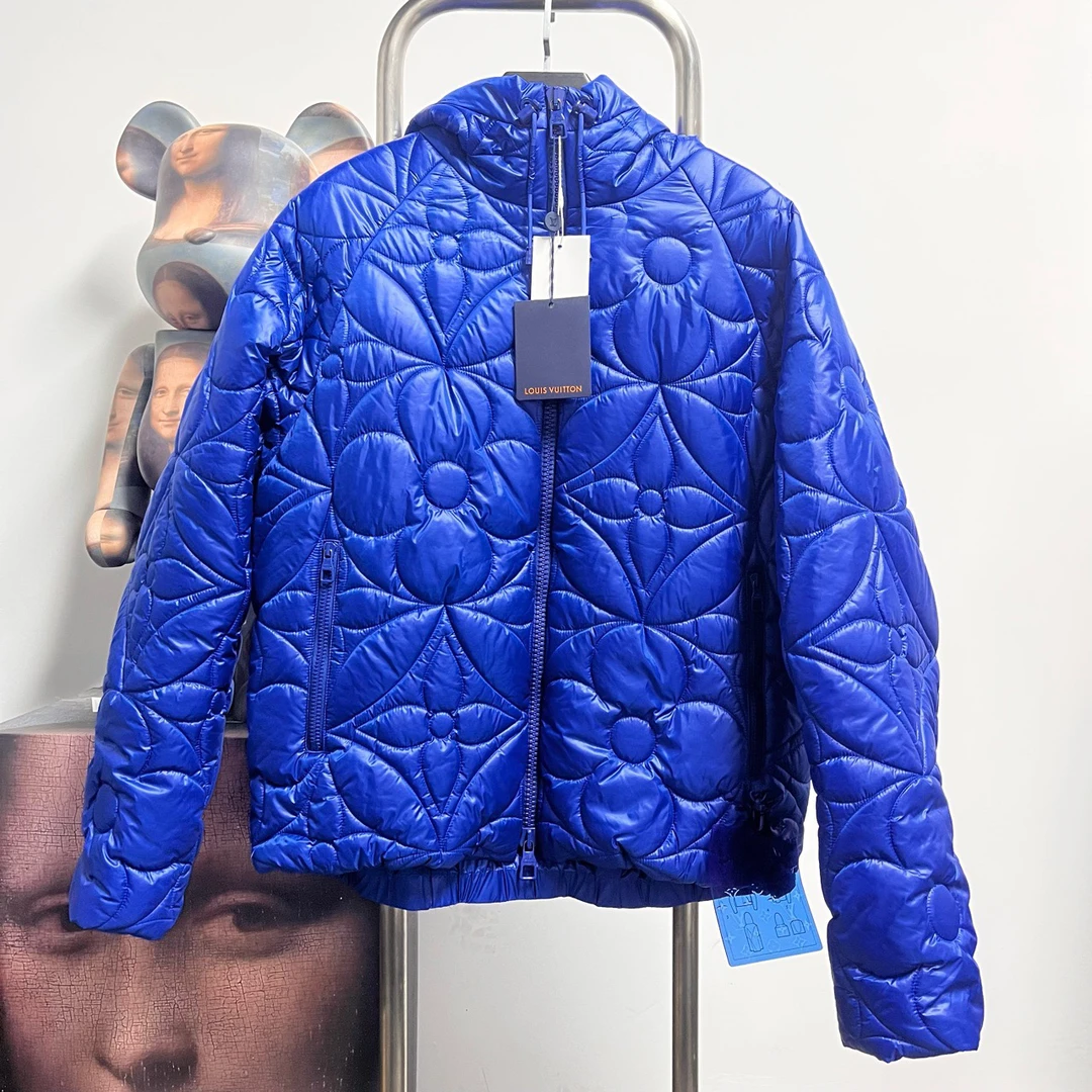 Louis Vuitton Lv三花羽绒服 H1111 46 衣长64 胸围60 全新带吊