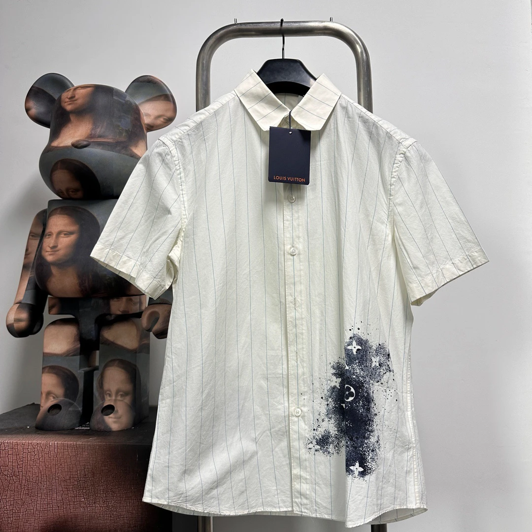 Louis Vuitton 水墨衬衫 尺码:S 衣长67 胸围53 新旧:99新