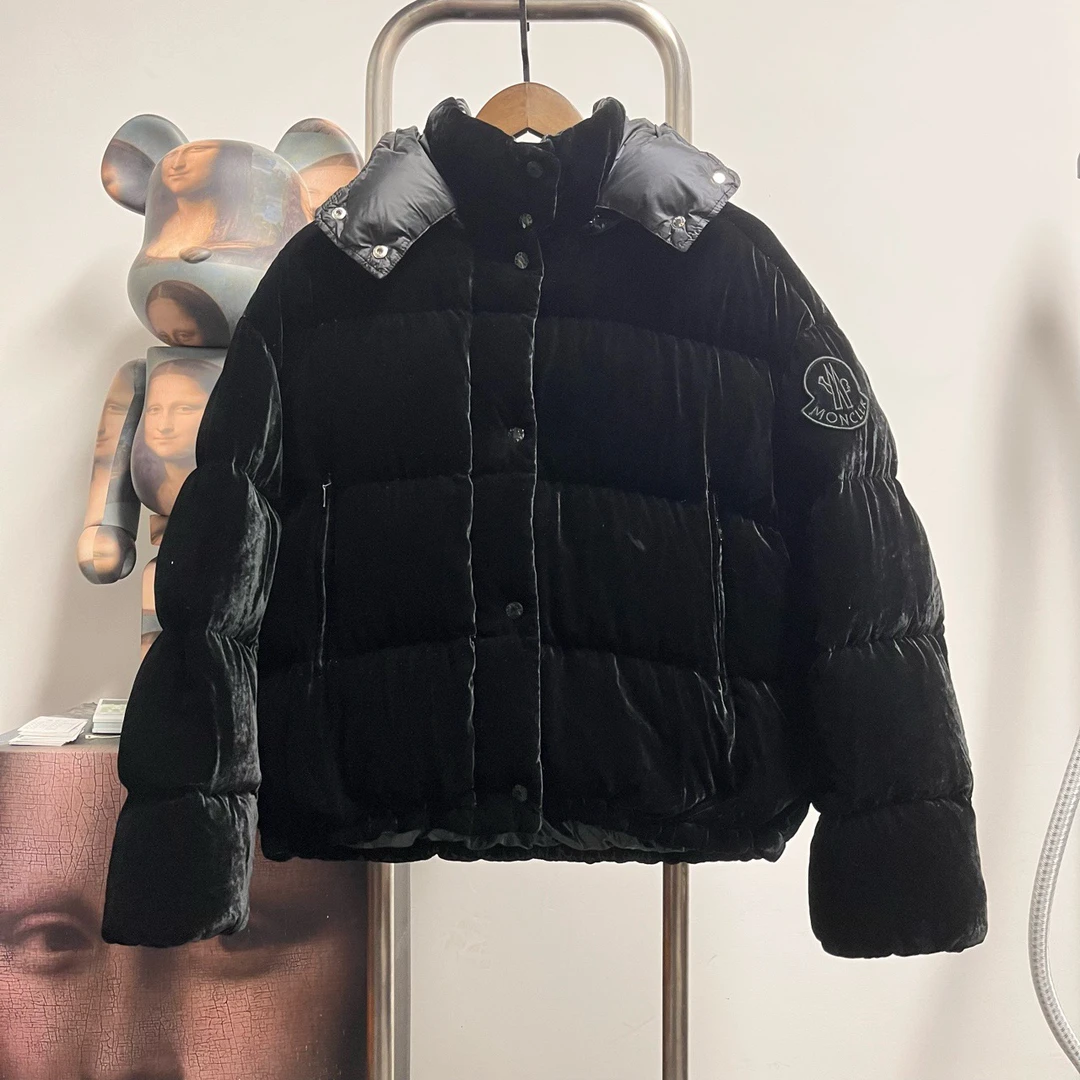 Moncler蒙口黑色丝绒羽绒服 I1116 尺码：2 衣长52 胸围58