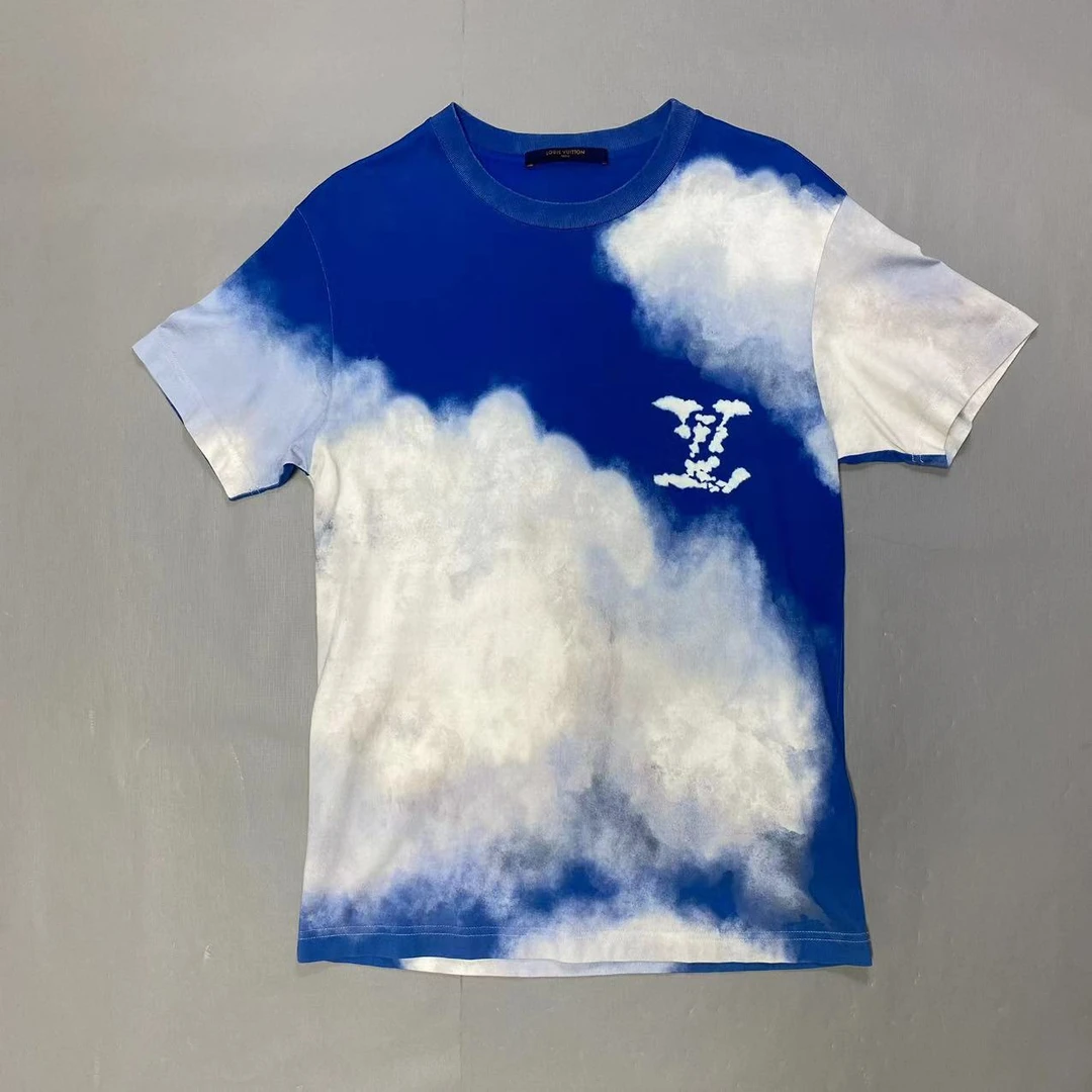 Louis Vuitton 蓝天白云短袖 尺码：XS 衣长67 胸围45 新旧：99新