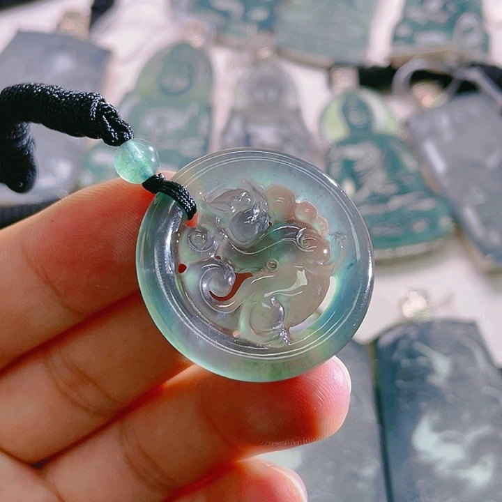 翡翠颈饰未镶嵌2，