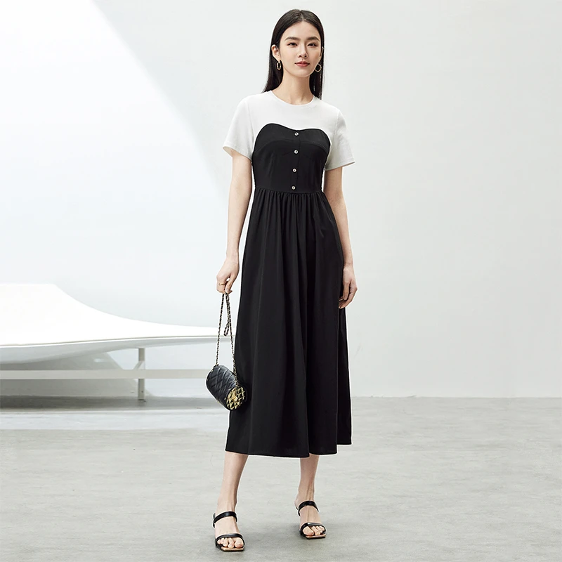 尚都比拉圆领单排扣后腰打揽设计撞色拼接棉质直筒连衣裙54499