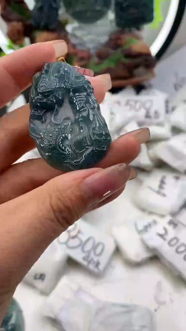 【闪购商品】翡翠颈饰未镶嵌关公