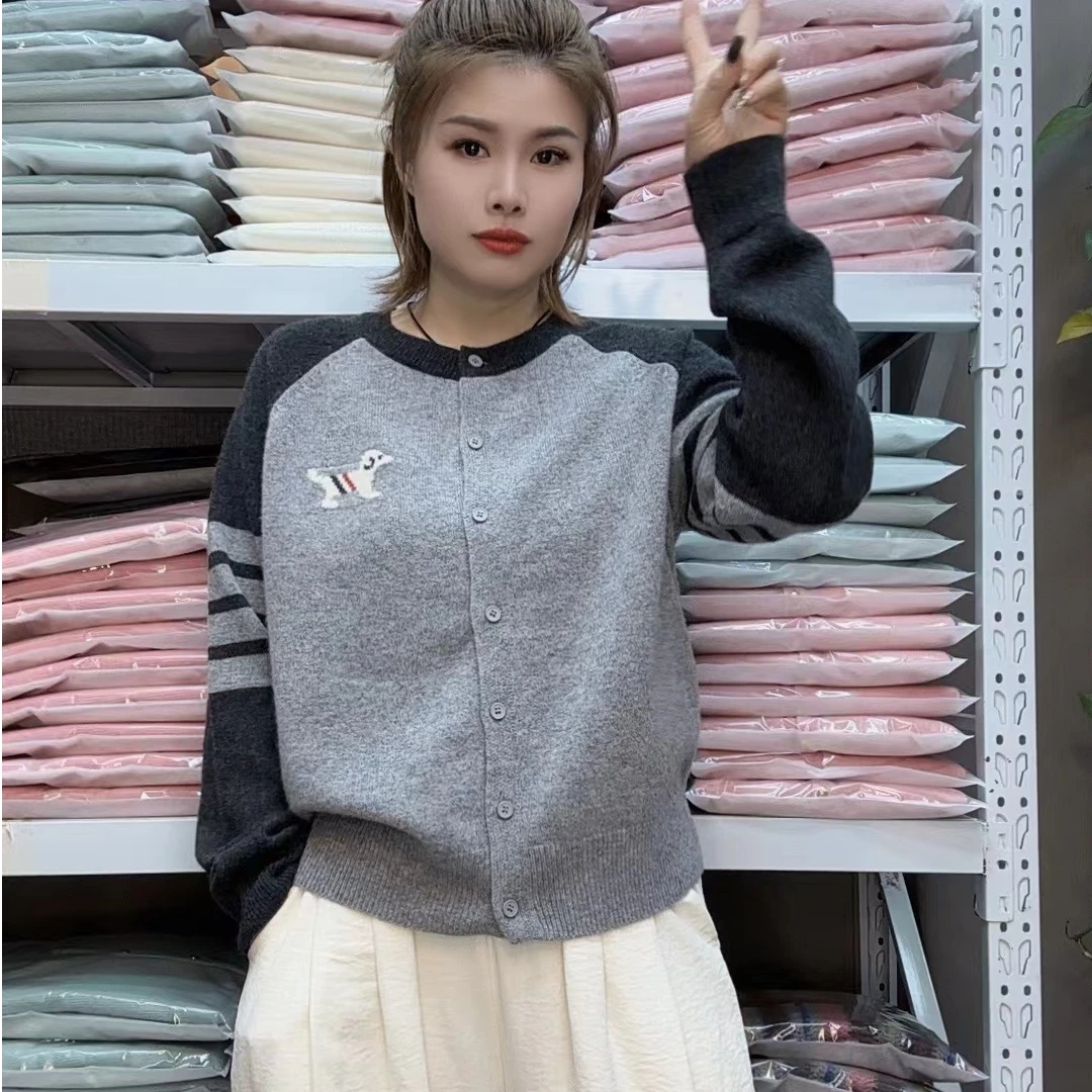 小狗提花款圆领开衫拼色