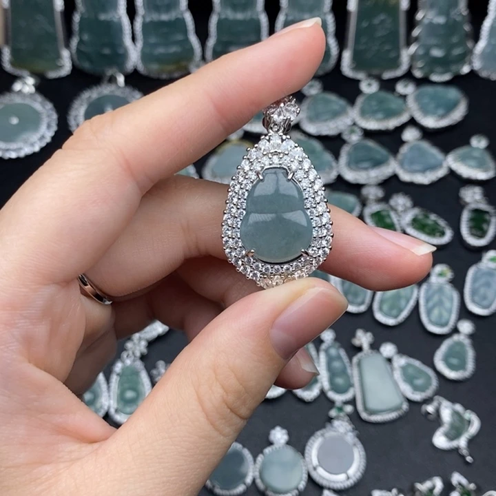 翡翠颈饰未镶嵌天然翡翠a货