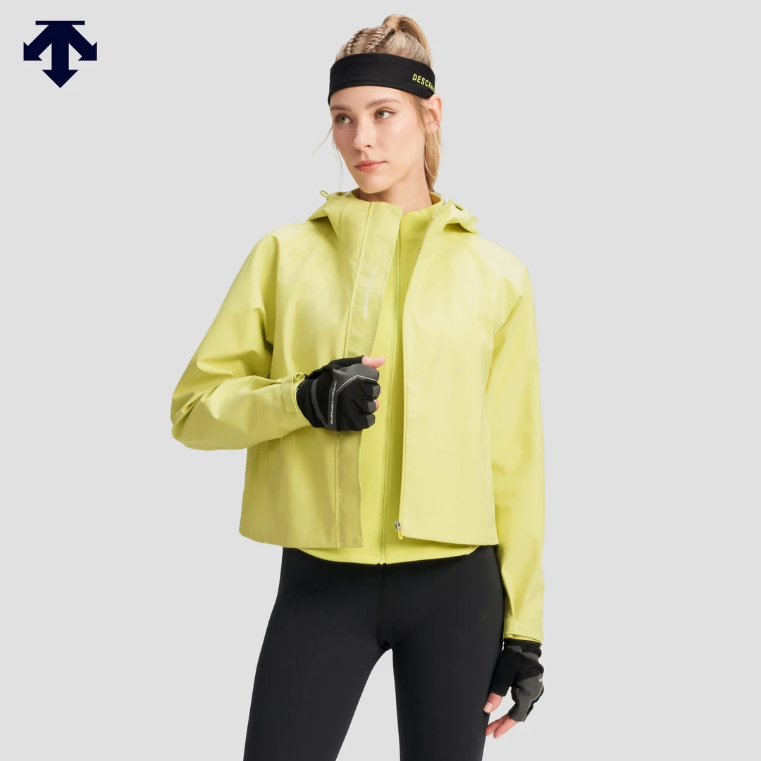 DESCENTE迪桑特训练运动防水亲肤内里女士上衣两件套 D4132TTT30