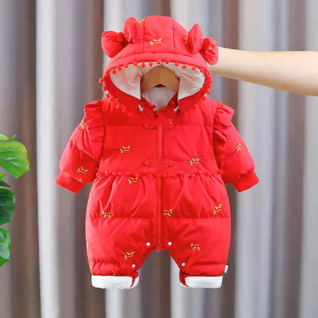 婴儿冬装拜年连体衣冬季宝宝外出服百天加厚周岁衣服保暖过年哈衣
