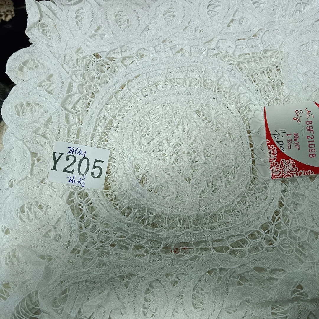 Y205 白色百代丽方盘垫 24CM 一对
