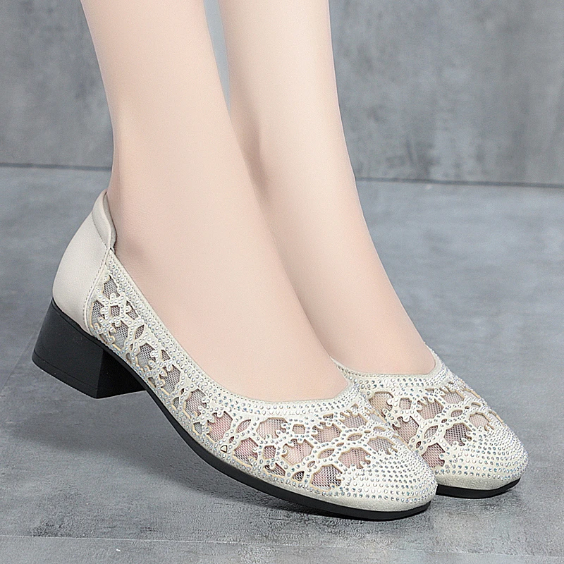 夏季单鞋女士真皮浅口百搭透气女鞋镂空头层牛皮妈妈鞋一脚蹬凉鞋