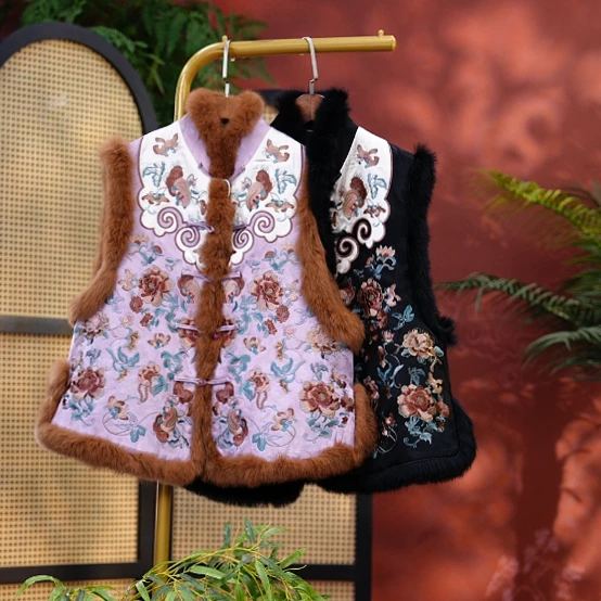 240049素女馆新款复古中式民族风背心立领冬季毛边重工绣花马甲