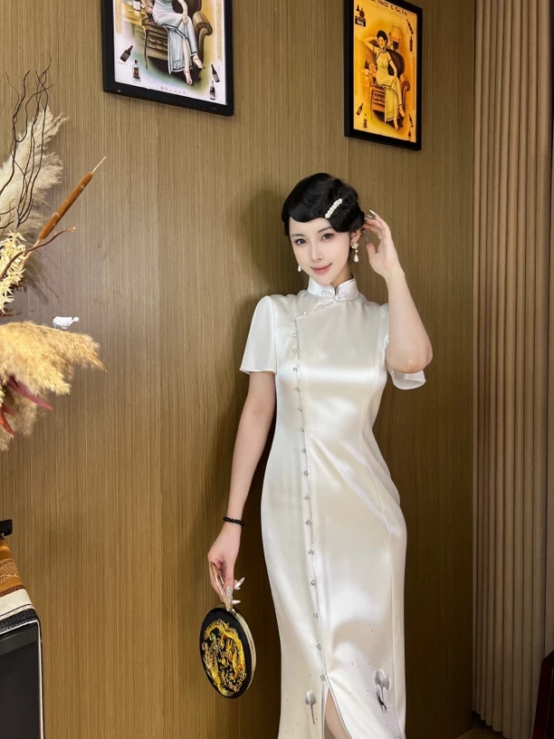 韵西子【时光之恋】新中式白色国风玉兰花刺绣改良旗袍
