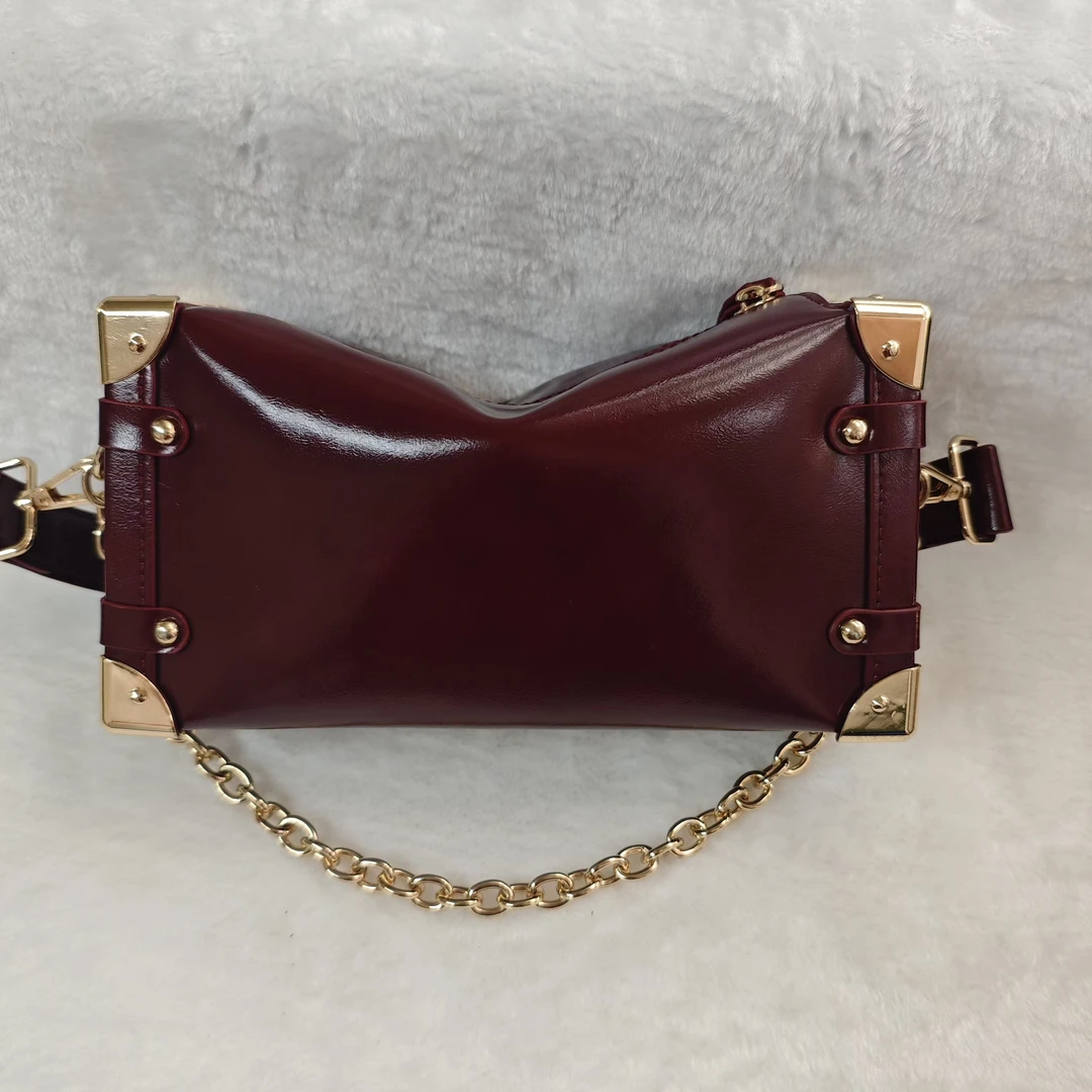 【CF】2024年新款轻奢时尚百搭单肩斜挎包  8899-酒红