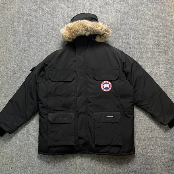 Canada Goose 远征黑色羽绒服/XL码/98新/11550