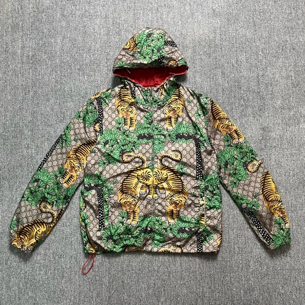Gucci 老花满印猛虎下山冲锋衣外套/50码/存放/11515