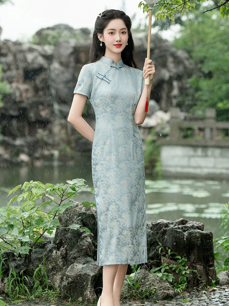 9444-蓝色云落缎旗袍