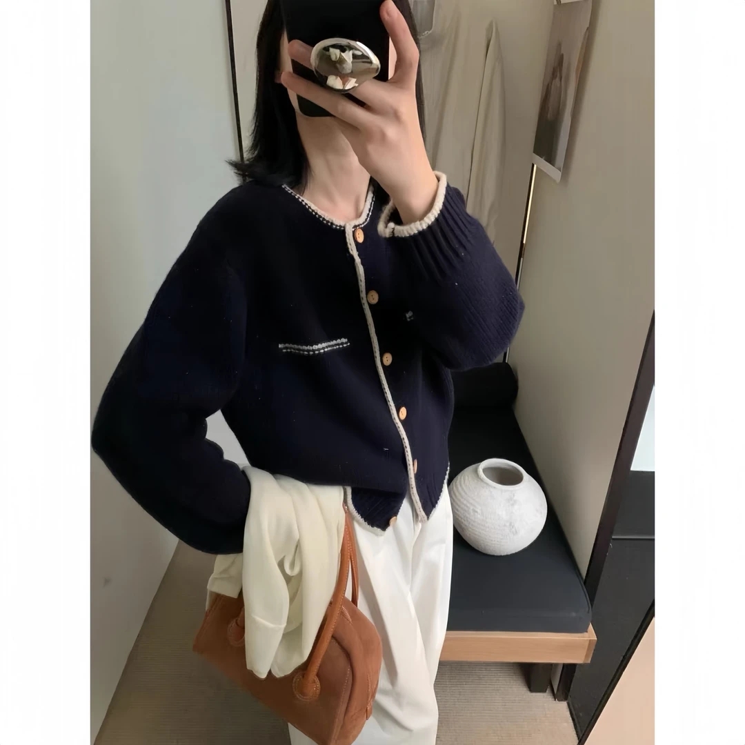 藏蓝小香风」好看不挑人！加厚韩版撞色圆领单排扣针织毛衣外套女