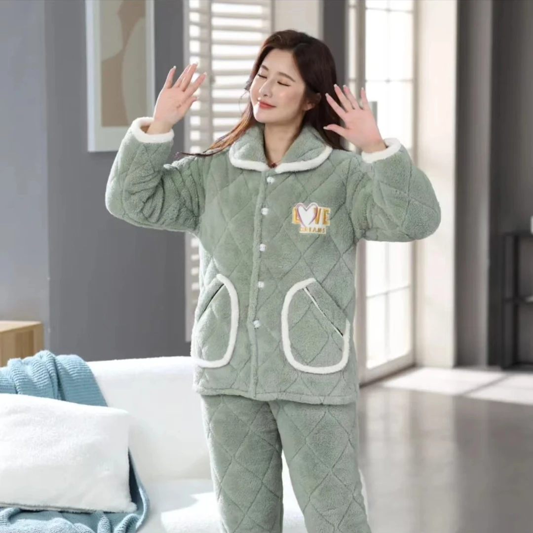 冬季女士三层加厚长袖开衫保暖珊瑚绒夹棉简约休闲大码家居服套装
