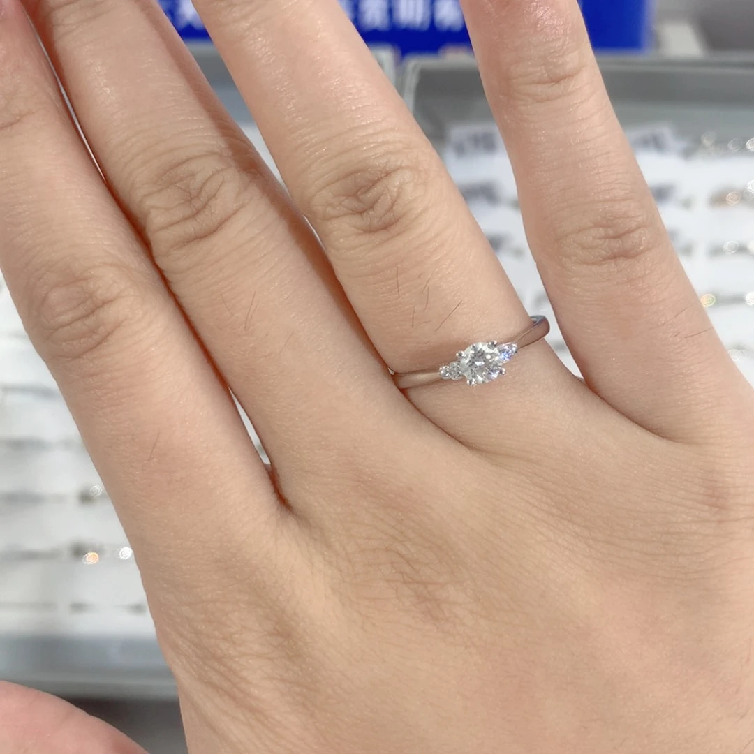 天然钻石戒指/指环18K金镶嵌h18090163