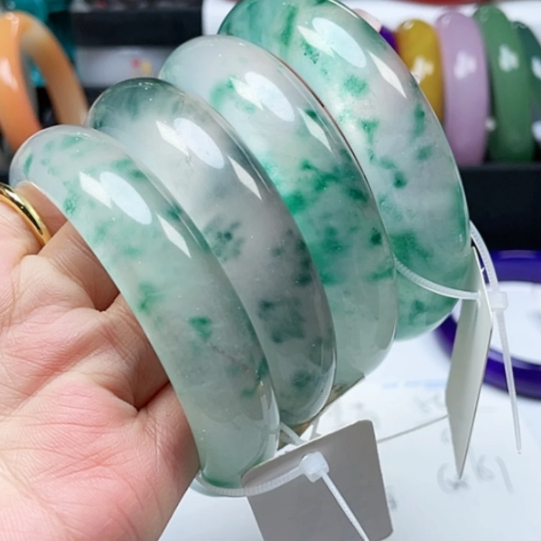 【闪购商品】石英质玉手镯未镶嵌