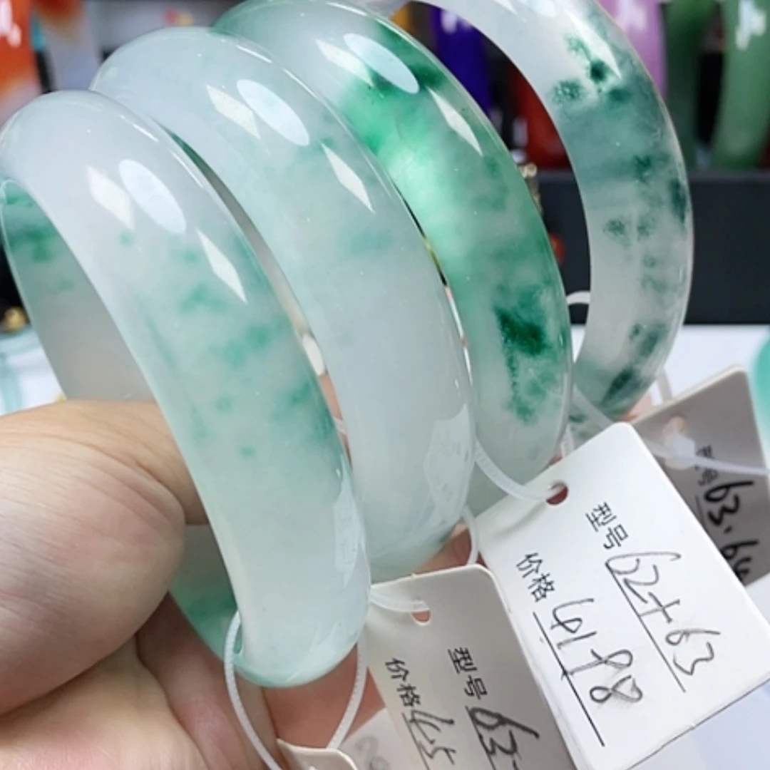 【闪购商品】石英质玉手镯未镶嵌