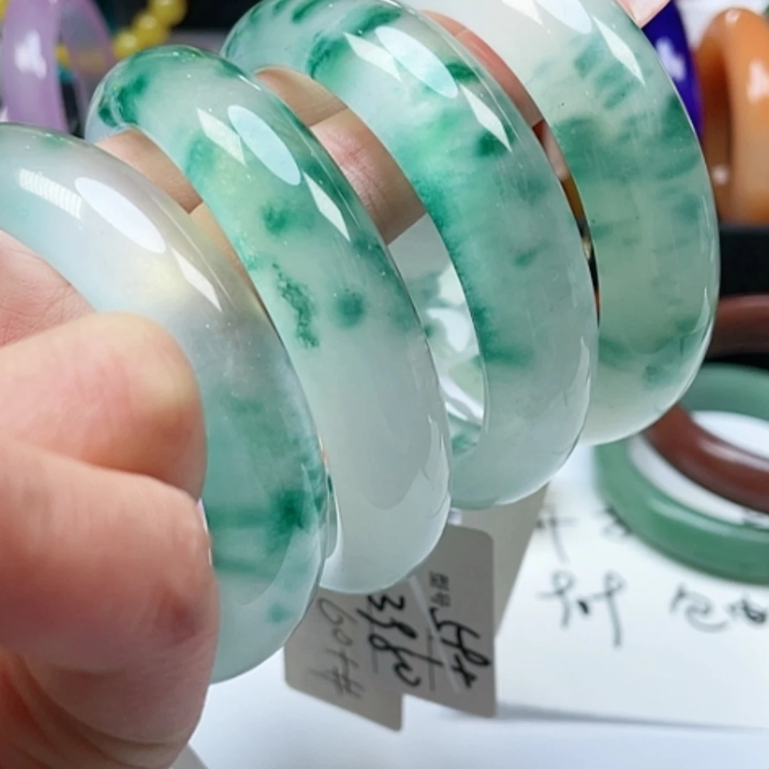 【闪购商品】石英质玉手镯未镶嵌