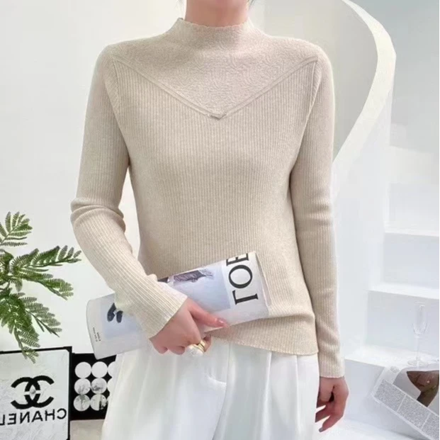 配大衣的高级感打底衫女秋冬半高领2024新款内搭修身紧身黑色毛衣