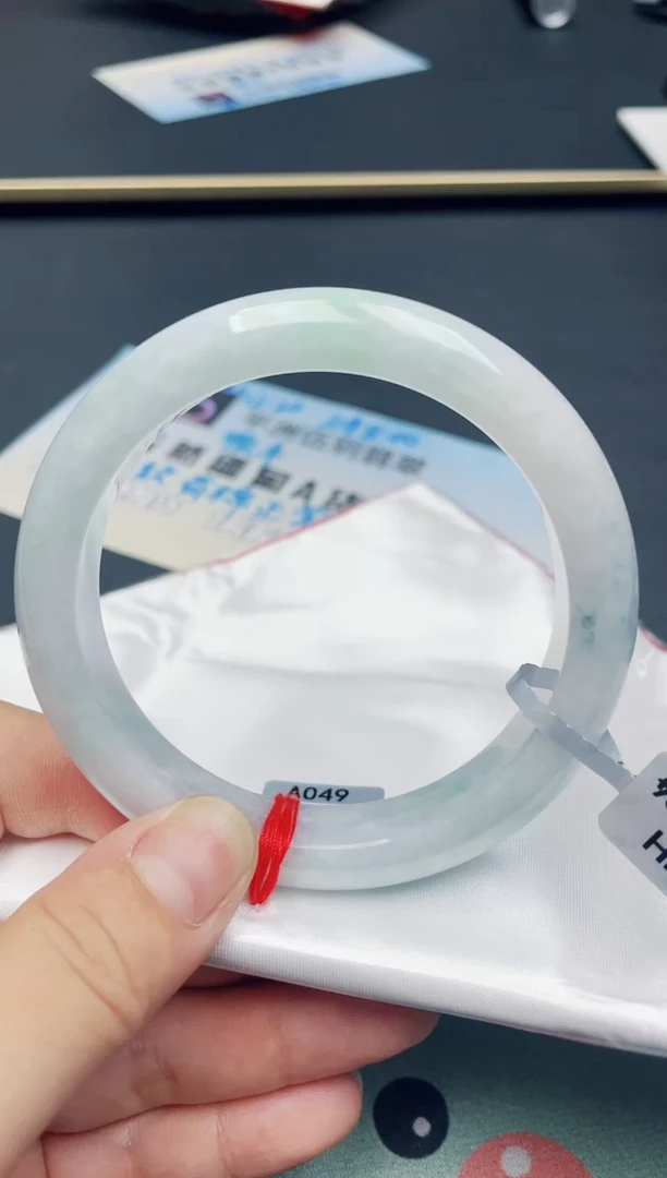 【闪购商品】翡翠手镯未镶嵌天然A货63