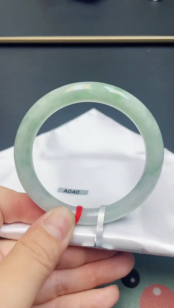 【闪购商品】翡翠手镯未镶嵌天然A货55.5