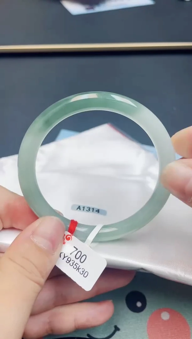 【闪购商品】翡翠手镯未镶嵌天然A货55.5