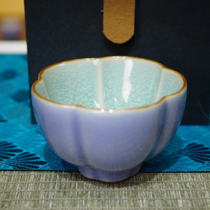 主人杯文涛官窑梅花五福冰片杯  冰裂纹开片 礼盒证书 b0028 80ml