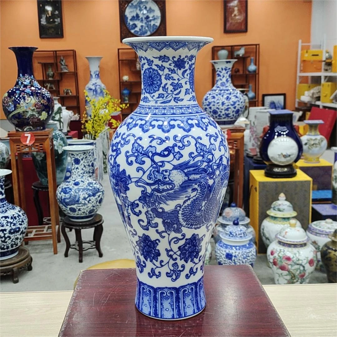 鸿轩景德镇陶瓷客厅玄关博古架摆件青花龙纹鱼尾瓶