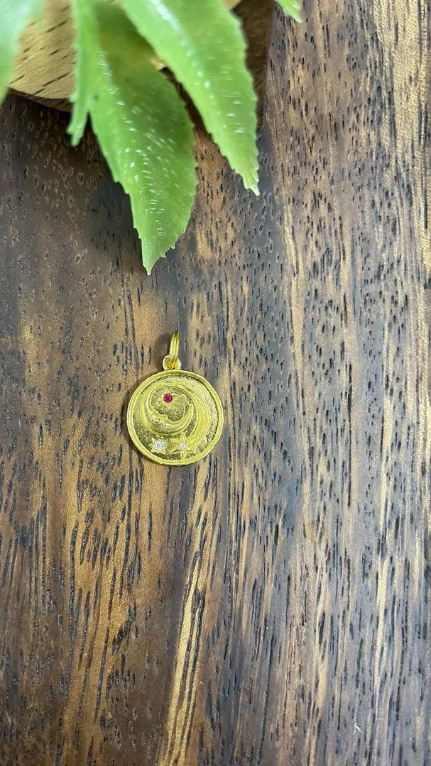 唯金珠宝 足金手工錾刻星月吊坠