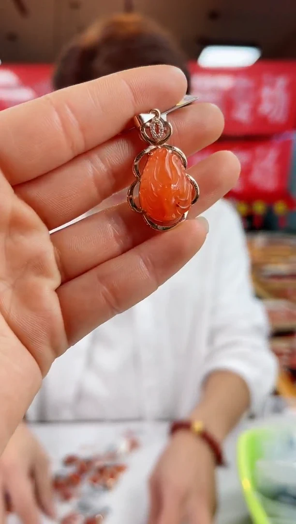 【闪购商品】南红玛瑙吊坠银S925镶嵌一个/条{多样式发货}不含证书