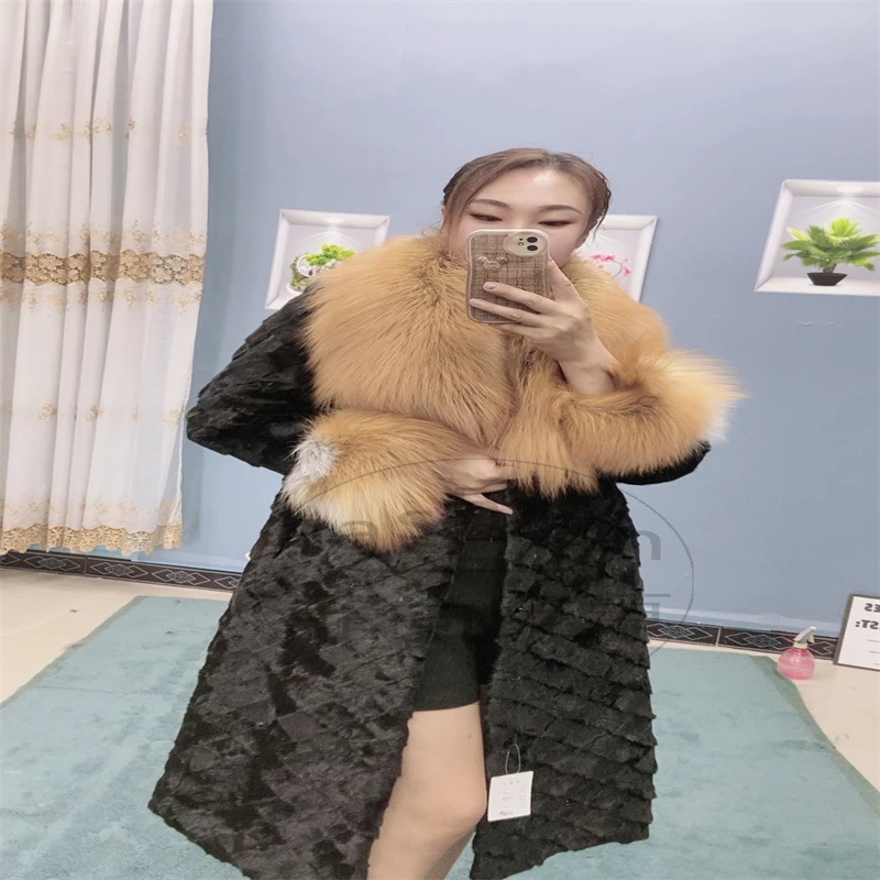 菲尚-2023女士秋冬轻奢拼貂中长款网红气质外套