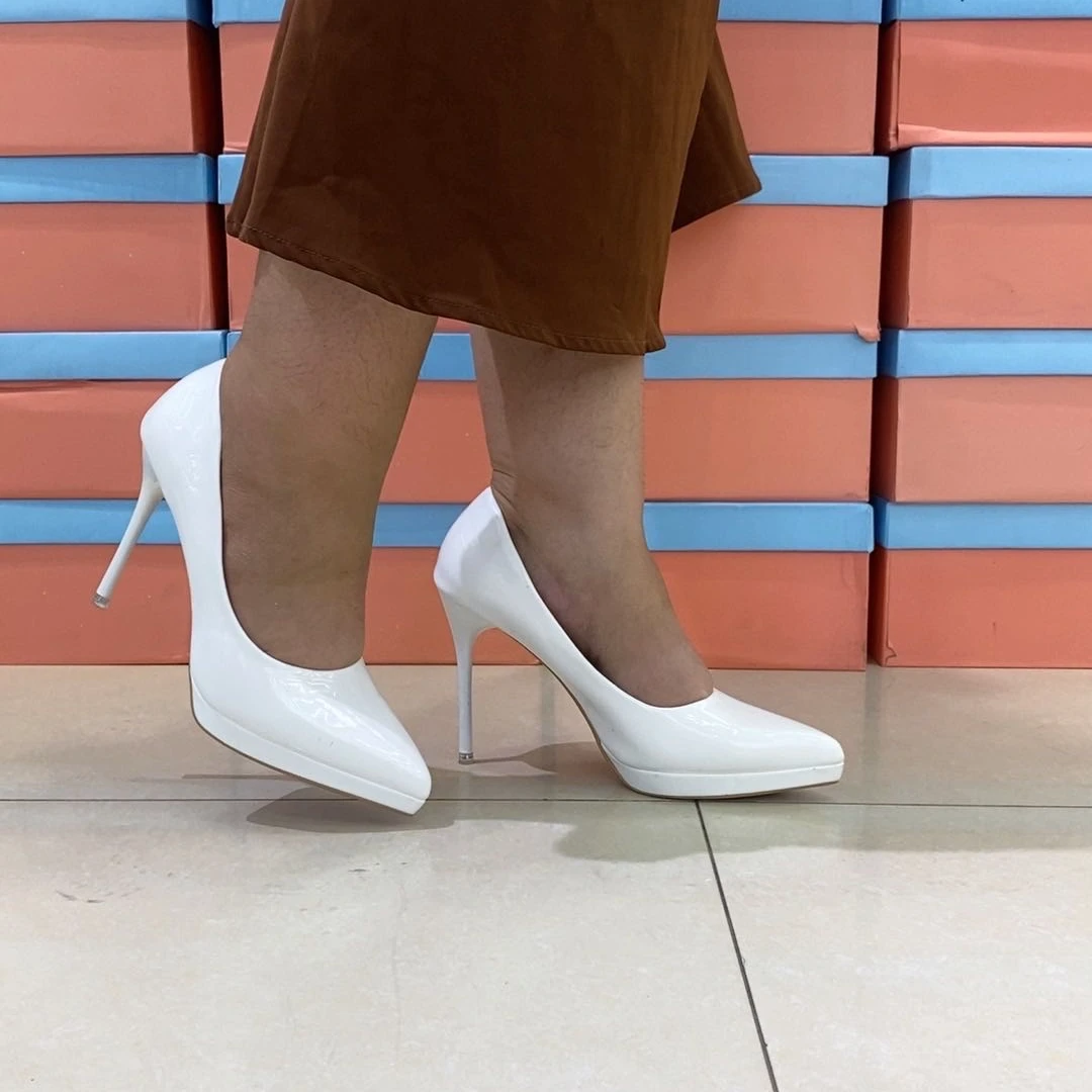 2024年新款浅口高跟鞋白色黑色气质舒适时尚百搭性感女士春季