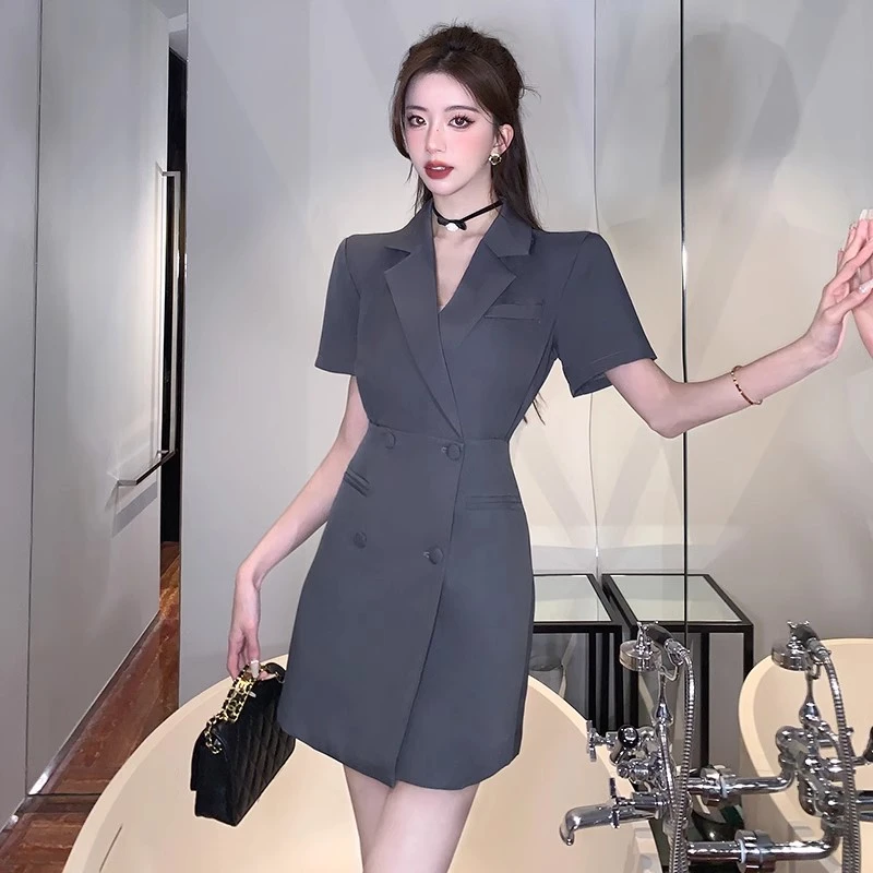 2025新款夏季小个子赫本风高级感小香风显瘦减龄双排扣西装连衣裙