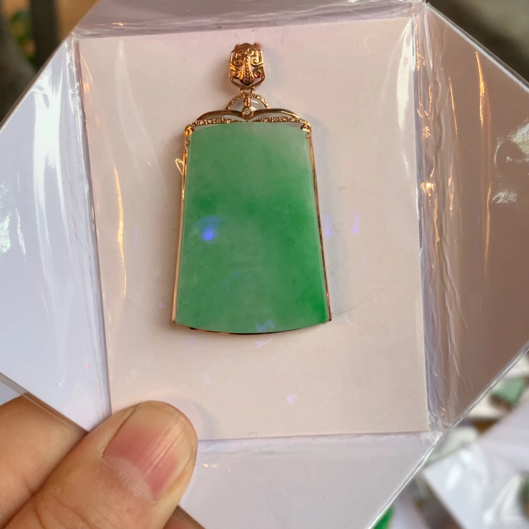 【闪购商品】翡翠颈饰18K金镶嵌无事牌