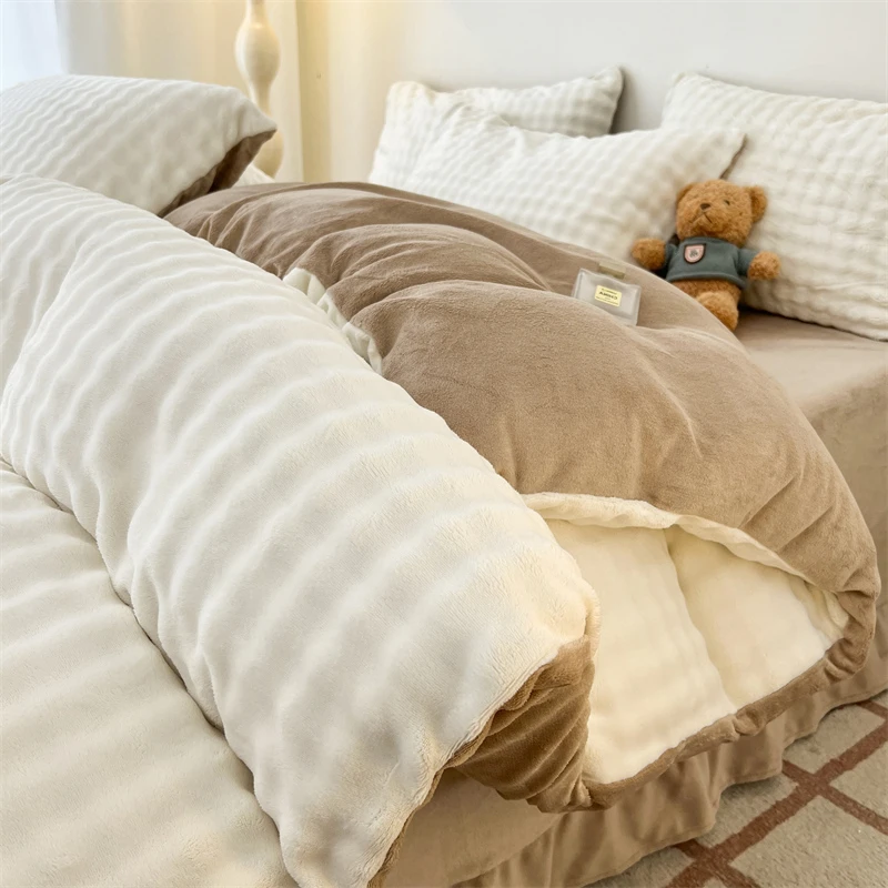 A类超软牛奶绒四件套 冬季高克重加厚保暖防静电高端剪花三件套