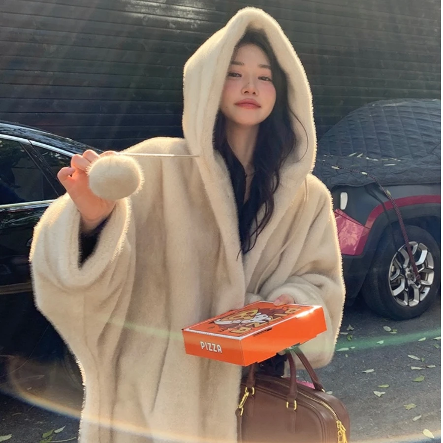 人造皮草 秋冬连帽加厚女长款毛球皮毛一体仿皮草外套大衣