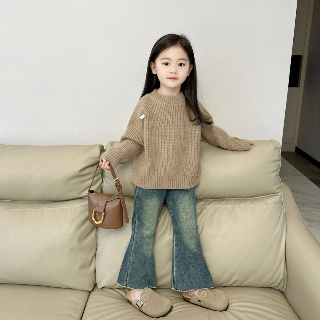 《小婕家》2024秋冬女童纯色宽松美拉德毛衣保暖加绒复古喇叭裤套装