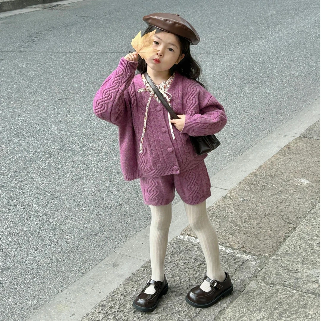 《小婕家》2024冬季新款韩版女童淑女风紫色麻花针织毛衣搭短裤套装