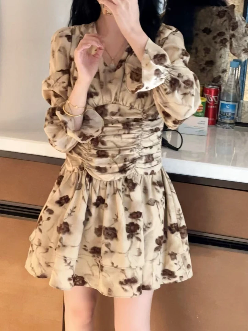 碎花连衣裙秋季复古收腰氛围感a字裙