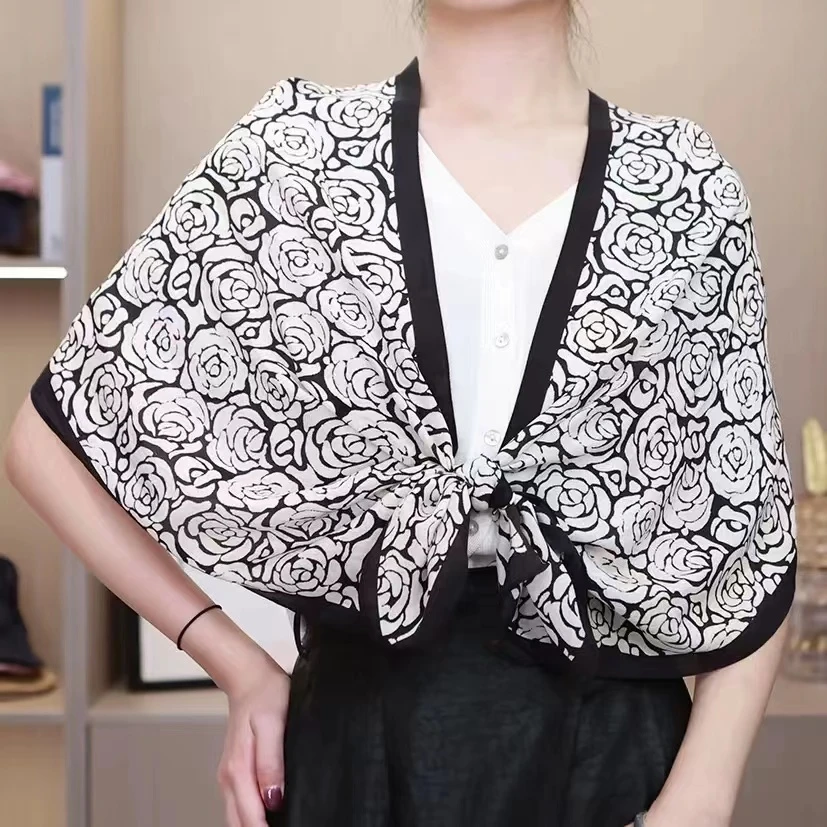 CUOLAI阔莱轻奢“黑白玫瑰”双绉小披肩丝巾JY5713