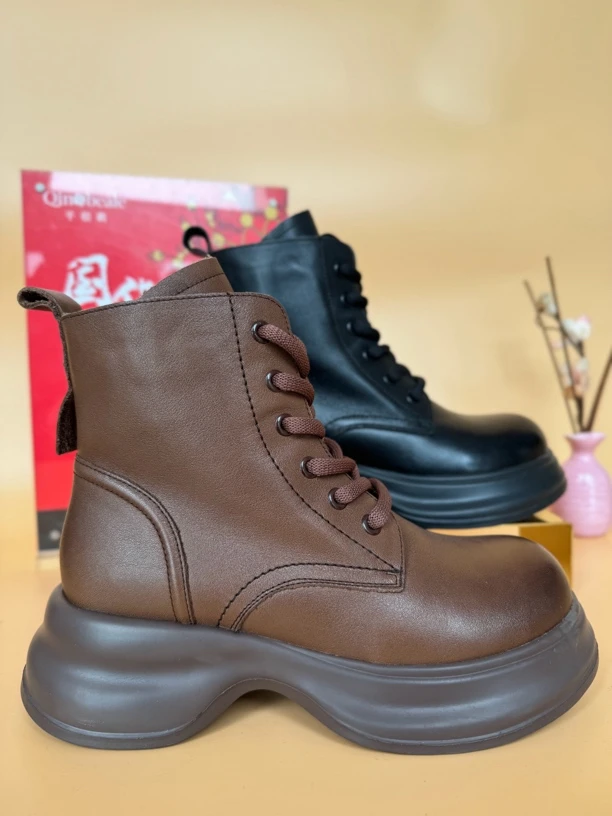 1261秋冬新款真皮厚底高帮马丁靴女粗跟侧拉链复古机车短靴