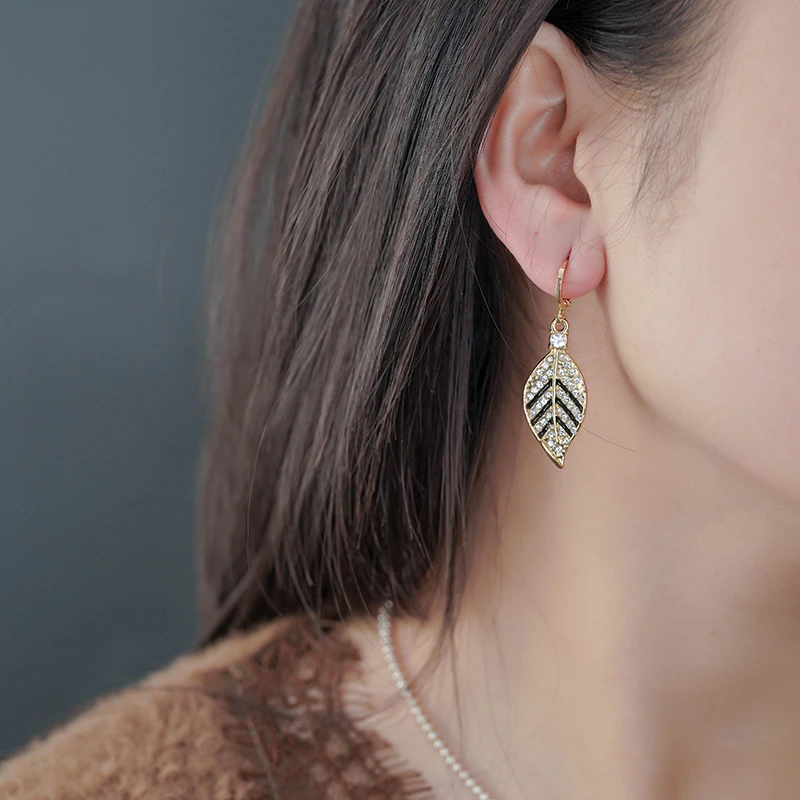 铜合金耳饰 叶子高级感耳环小众设计新款潮耳饰气质轻奢耳钉N1476