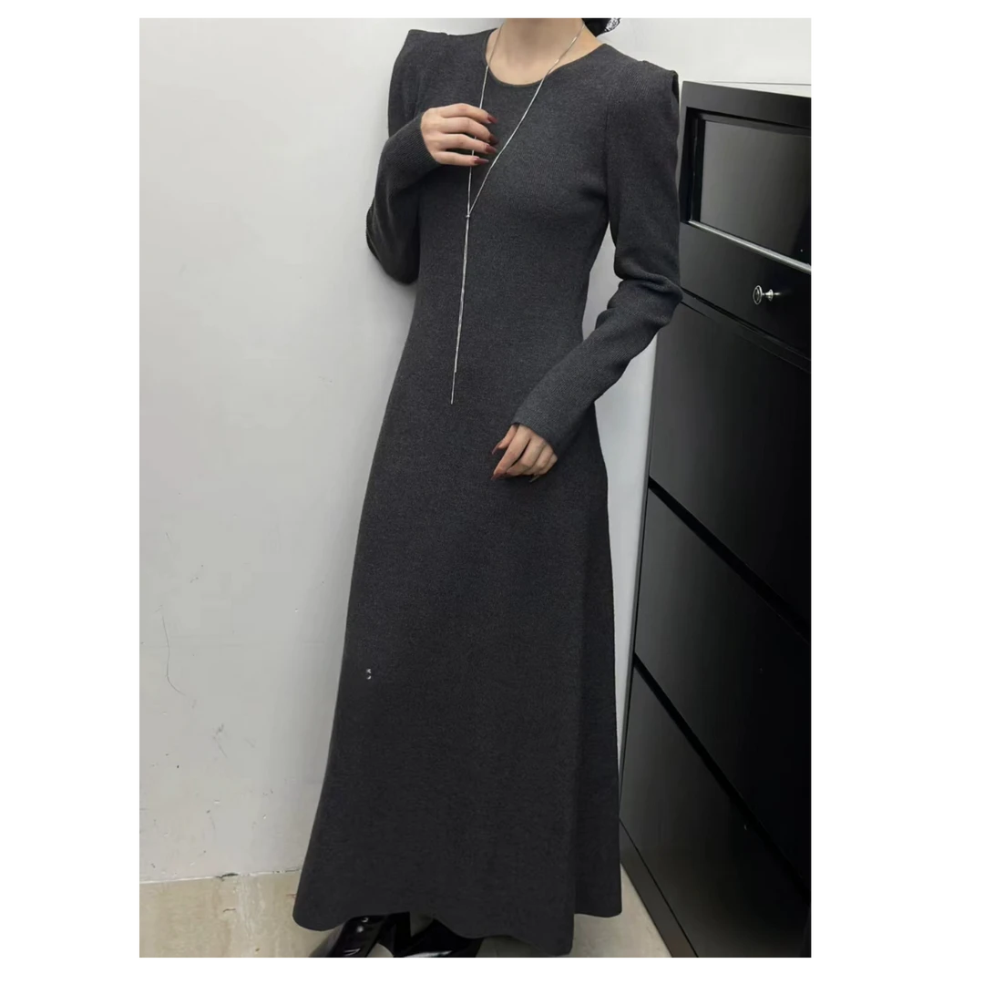 9079号615#秋冬直角肩设计感纯色气质收腰针织连衣裙（预）