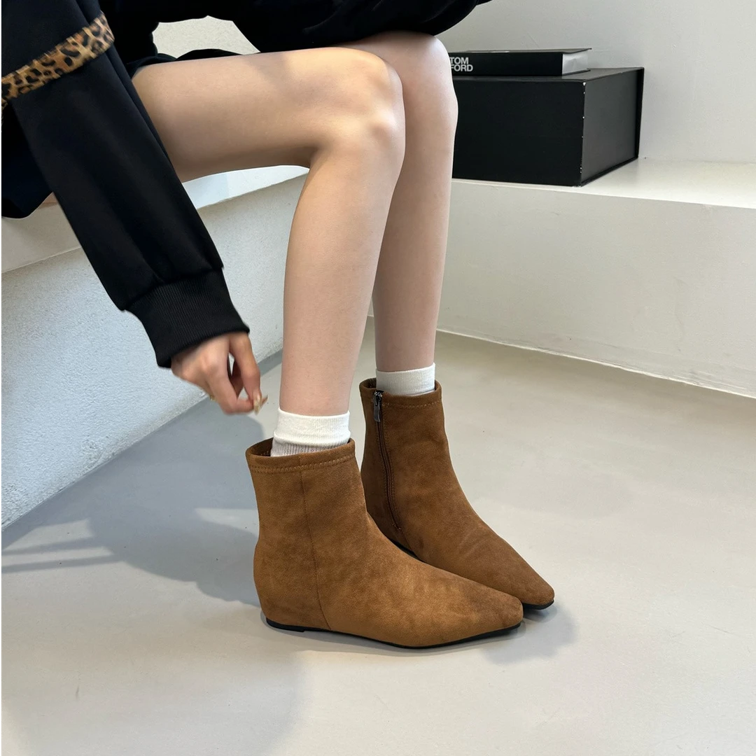 内增高短靴女2024秋冬新款法式绒面侧拉链低跟方头弹力瘦瘦靴百搭