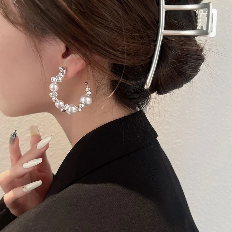 铜合金仿珍珠耳饰 珠珠耳圈时尚新款耳环女简约碎银拼接C形