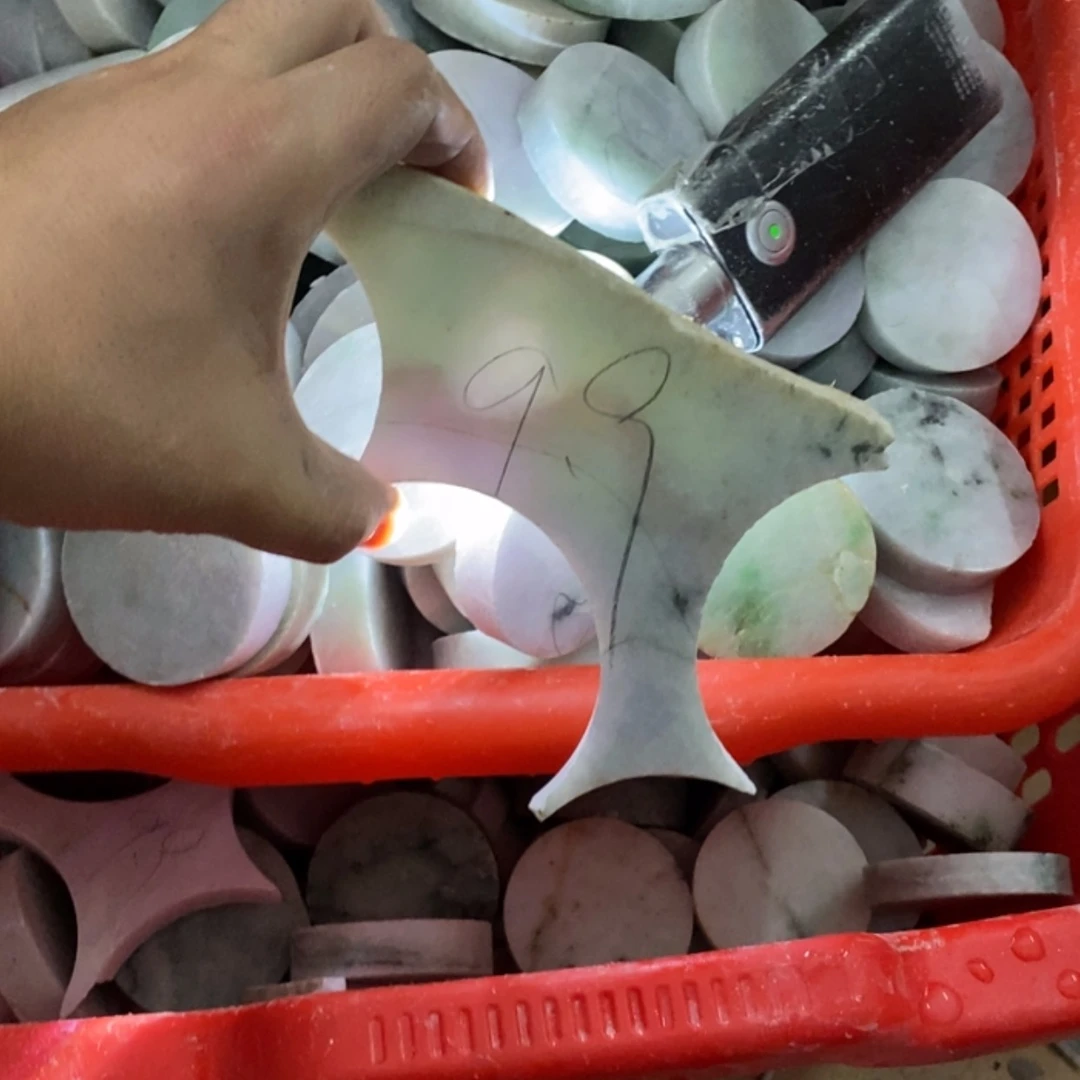 【闪购商品】翡翠颈饰未镶嵌